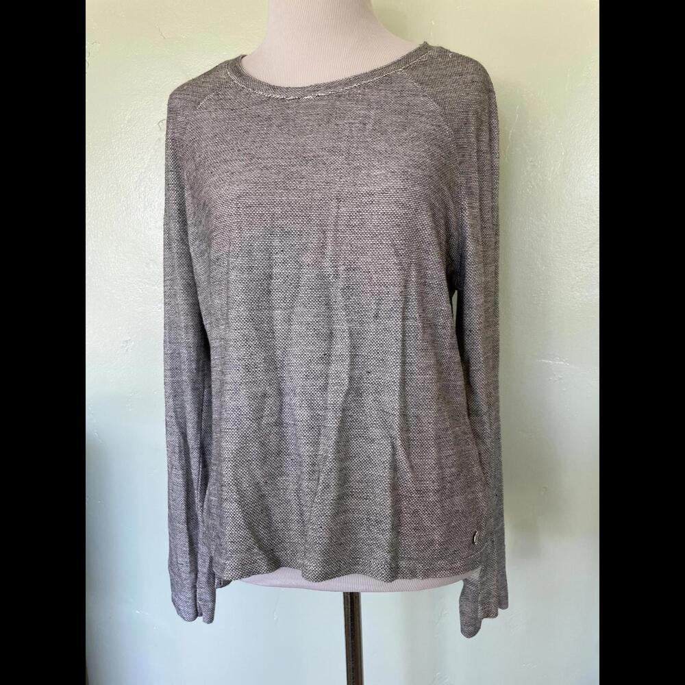 Fabletics Long Sleeve Stretch Gray Activewear Workout Shirt Large L 15-0053